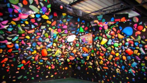 東京都のクライミング施設「クライミングジム MABOO（マーブー）」